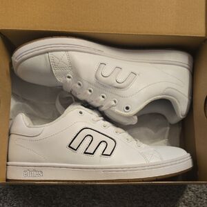 Etnies Men's White Sneakers with Black Accents